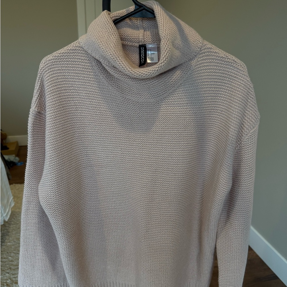 H&M Soft light Pink Mauve Turtleneck Sweater